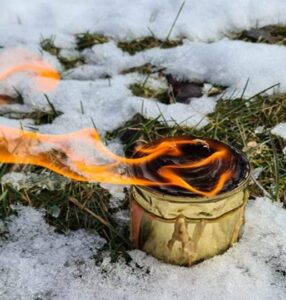 Mehr über den Artikel erfahren Kerzen- und Wachssammelaktion für die Ukraine